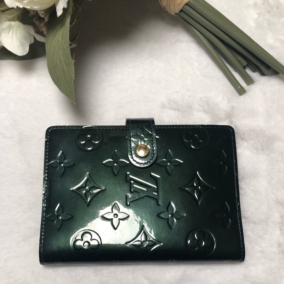 Louis Vuitton Authentic Green Vernis Agenda w/Ruler/Card Slots(Date Code:SP1160) - Picture 4 of 14